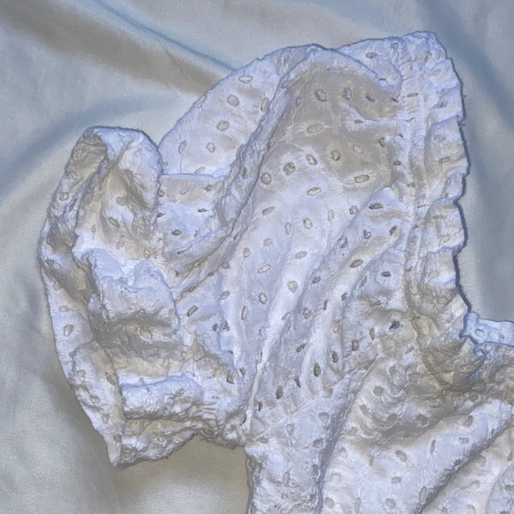 Elegant White Eyelet Off-Shoulder Blouse - Picture 9 of 14